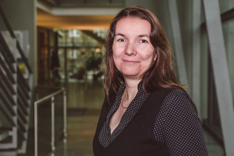 Portraitfoto von Anke Sandvoß. Ansprechpartnerin für die ASSKomm-Regionen Zwickau und Vogtland sowie Fördermittel und Öffentlichkeitsarbeit ASSKomm.