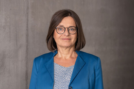 Portraitfoto von Staatssekretärin Barbara Meyer